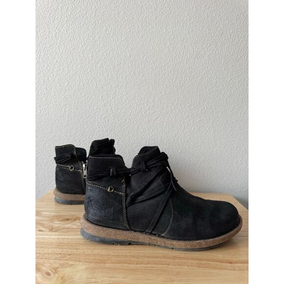 Born Women’s Tarkiln Black Suede Leather Ankle Boots Booties Strap Laces Size 9 - Picture 3 of 12